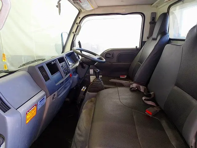 いすゞ エルフ 2PG-NKS88AN(4WD)の写真8