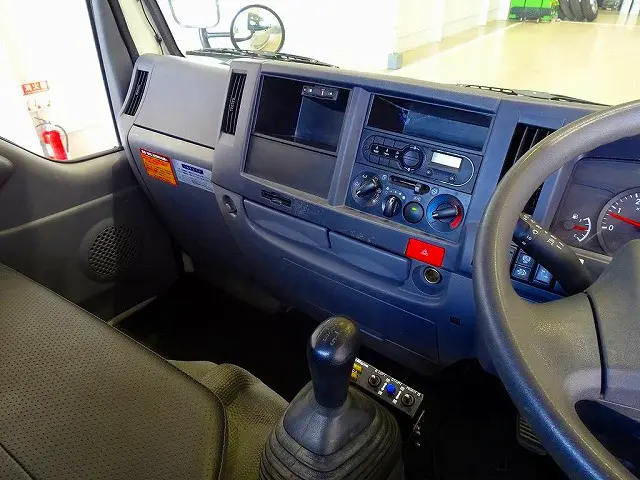 いすゞ エルフ 2PG-NKS88AN(4WD)の写真9