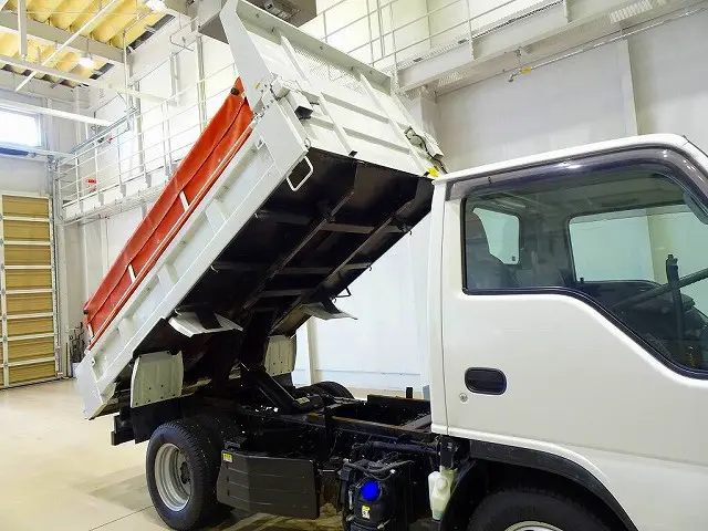 いすゞ エルフ 2PG-NKS88AN(4WD)の写真29