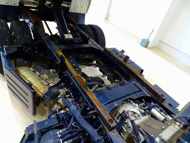 いすゞ エルフ 2PG-NKS88AN(4WD)の写真32