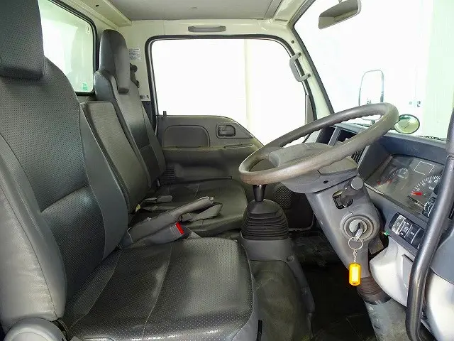 いすゞ エルフ TPG-NKR85AD(2WD)の写真6