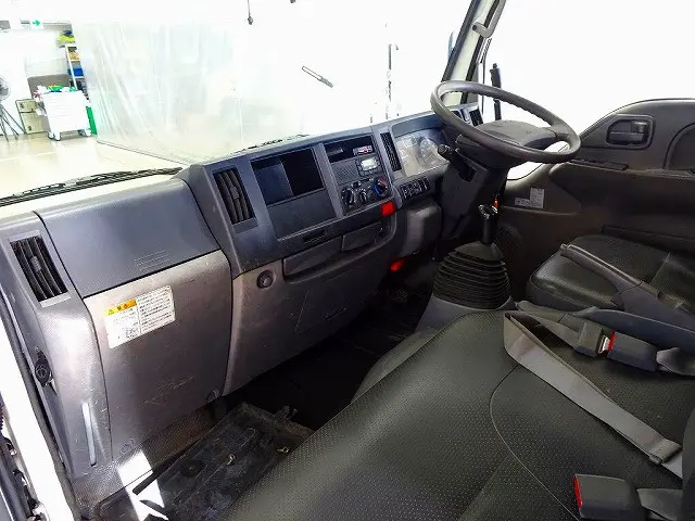 いすゞ エルフ TPG-NKR85AD(2WD)の写真7