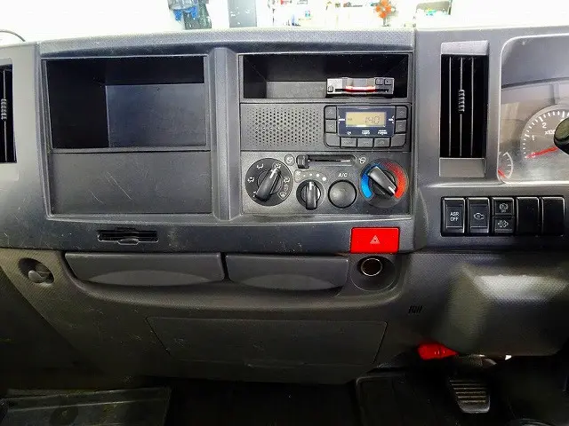 いすゞ エルフ TPG-NKR85AD(2WD)の写真10