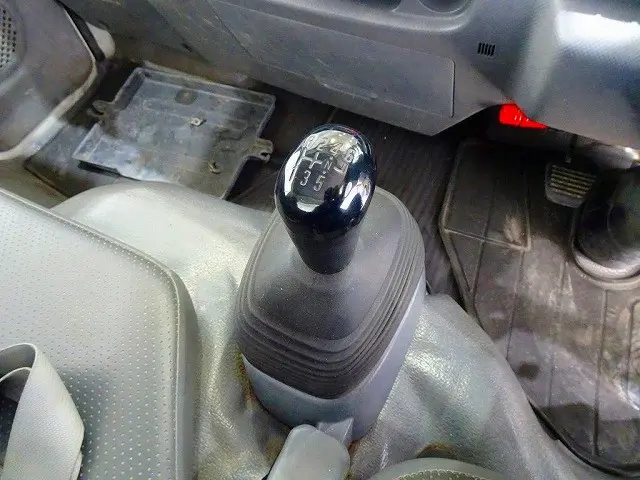 いすゞ エルフ TPG-NKR85AD(2WD)の写真13