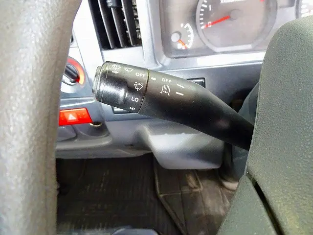 いすゞ エルフ TPG-NKR85AD(2WD)の写真16