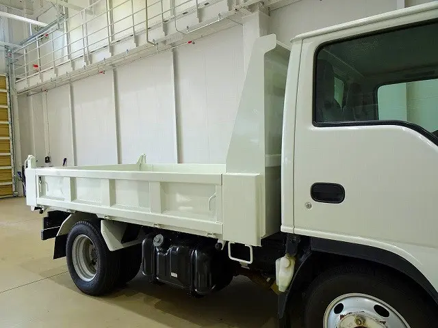 いすゞ エルフ TPG-NKR85AD(2WD)の写真19