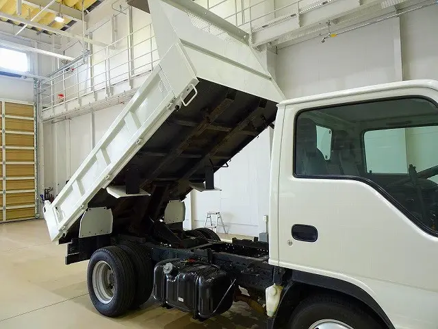 いすゞ エルフ TPG-NKR85AD(2WD)の写真26