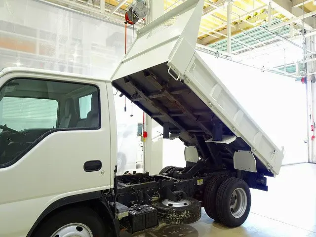 いすゞ エルフ TPG-NKR85AD(2WD)の写真27