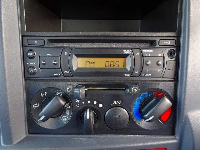 AC PS PW SRS ABS キーレス 左電格ミラー ETC ドライブレコーダー ターボ 排気ブレーキ 坂道発進補助装置 フォグランプ トラクションコントロール|いすゞ エルフ TPG-NKR85ANの写真19
