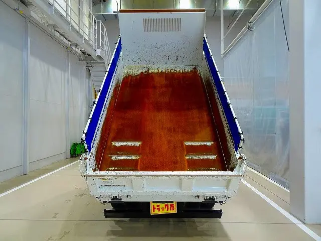 荷台内寸:300×159×38 新明和/SD2-32 三方開 手動シート(開き止め付) リアアオリ左右ピン差し加工 鳥居上部左右角出し(脱着可)/枕木取付 右シャシリアスライド用スイッチコード|いすゞ エルフ TPG-NKR85ANの写真33