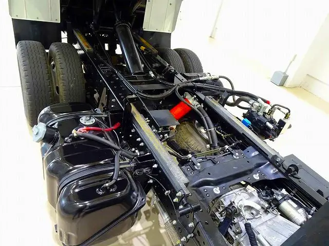 荷台内寸:300×159×38 新明和/SD2-32 三方開 手動シート(開き止め付) リアアオリ左右ピン差し加工 鳥居上部左右角出し(脱着可)/枕木取付 右シャシリアスライド用スイッチコード|いすゞ エルフ TPG-NKR85ANの写真35