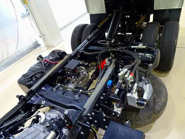 荷台内寸:300×159×38 新明和/SD2-32 三方開 手動シート(開き止め付) リアアオリ左右ピン差し加工 鳥居上部左右角出し(脱着可)/枕木取付 右シャシリアスライド用スイッチコード|いすゞ エルフ TPG-NKR85ANの写真37