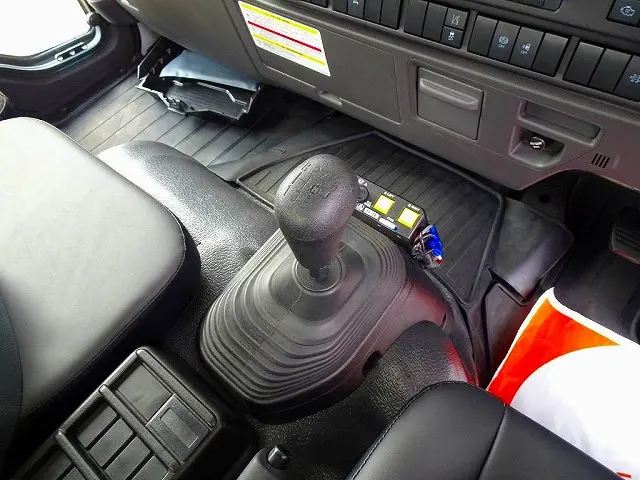 フロア6MT|いすゞ フォワード 2RG-FRR90S3(2WD)の写真17