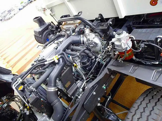 エンジンルーム|いすゞ フォワード 2RG-FRR90S3(2WD)の写真40