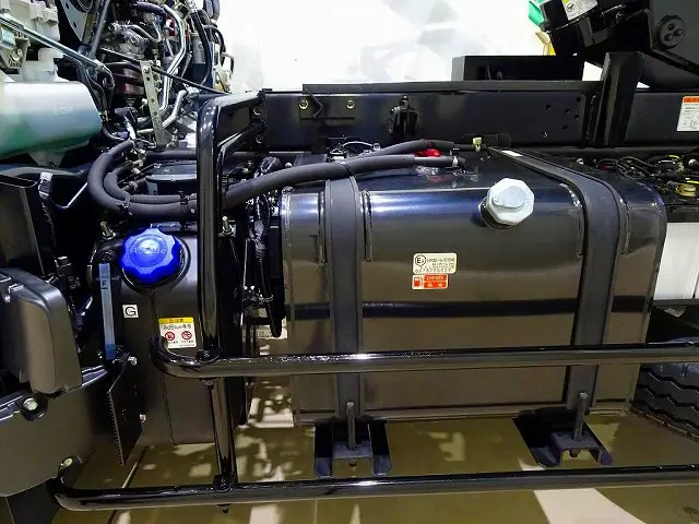 アドブルー　燃料タンク100L　右シャシ中央工具箱|いすゞ フォワード 2RG-FRR90S3(2WD)の写真41
