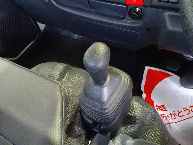 フロア5MT|いすゞ エルフ 2PG-NKS88AD(4WD)の写真14