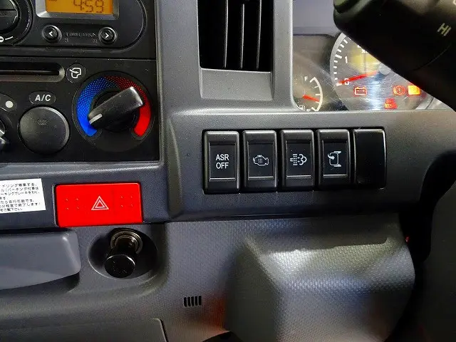 いすゞ エルフ TPG-NJR85AD(2WD)の写真15