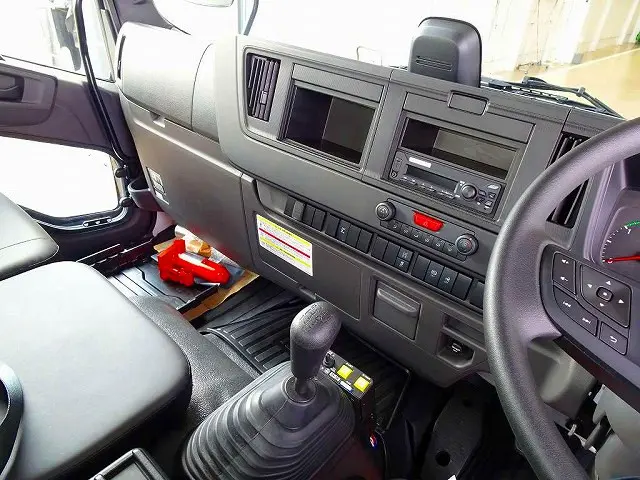いすゞ フォワード 2RG-FRR90S3(2WD)の写真10