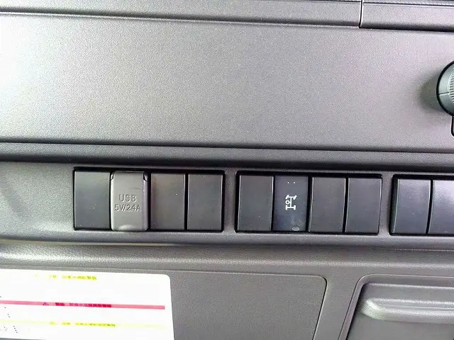 いすゞ フォワード 2RG-FRR90S3(2WD)の写真13