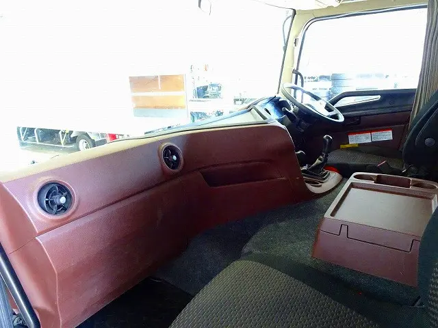 日野 プロフィア 2DG-FS1AGA(6x4)の写真8