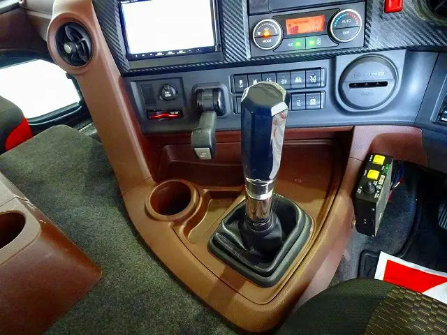 2人乗り ベッド付 室内カーテン 消火器1個 社外シフトノブ フロア7MT|日野 プロフィア 2DG-FS1EGA(6x4)の写真18