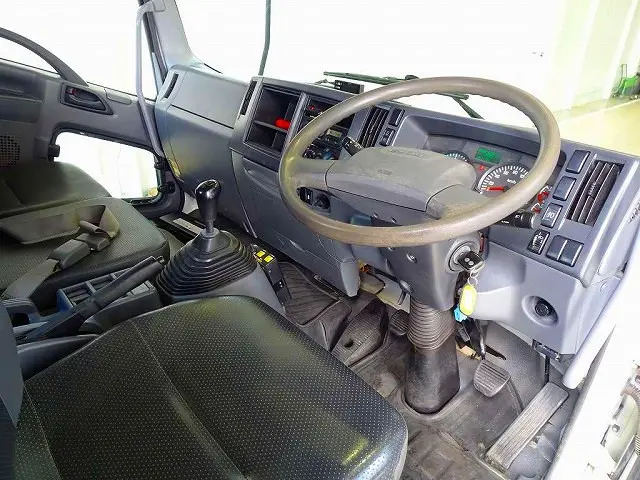 いすゞ フォワード TKG-FRR90S1(2WD)の写真5