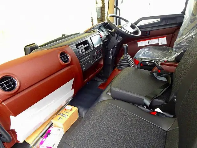 AC　PS　PW　SRS　ABS　集中ドアロック　左電格ミラー　社外メモリーナビ/バックカメラ連動/フルセグTV/DVD(CN-HE02D)　ETC　バックモニター　ドライブレコーダー　フロア6MT|日野 レンジャー 2KG-FC2ABA(2WD)の写真7