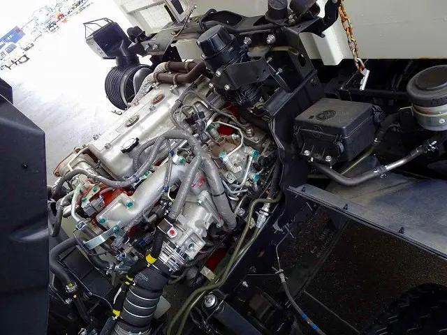 エンジンルーム|日野 レンジャー 2KG-FC2ABA(2WD)の写真40