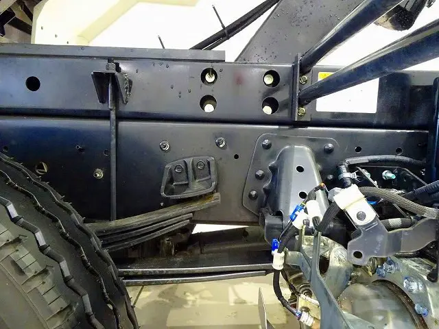 燃料タンク100L　右シャシフロント工具箱　シャーシは 錆止め/マフラー塗装 仕上げに力を入れています。|日野 レンジャー 2KG-FC2ABA(2WD)の写真48