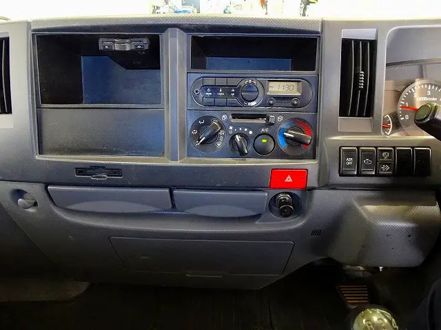 いすゞ エルフ TPG-NJR85AD(2WD)の写真10