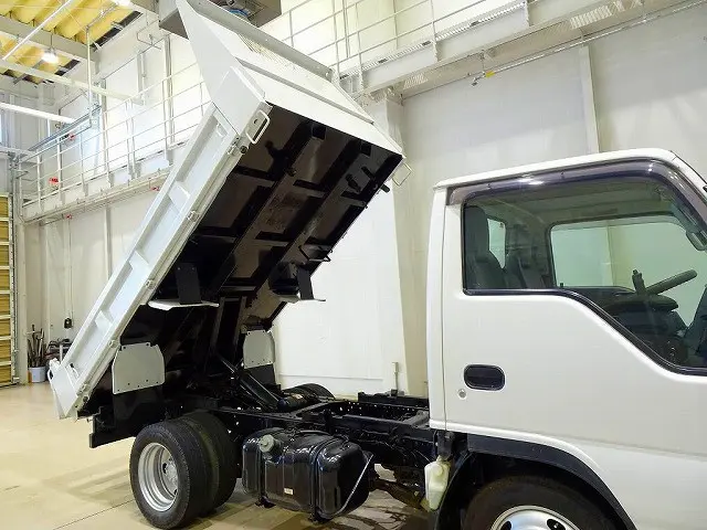 いすゞ エルフ TPG-NJR85AD(2WD)の写真28