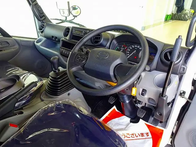 AC PS PW SRS ABS 集中ドアロック 左電格ミラー ルームミラー式バックモニター アドブルー ターボ 排気ブレーキ フロア5MT|日野 デュトロ 2WG-XZU676P(4WD)の写真5