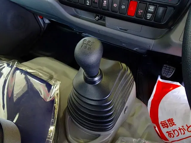 フロア5MT|日野 デュトロ 2WG-XZU676P(4WD)の写真15