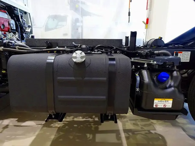燃料タンク60L ※スペアタイヤ取付部無し|日野 デュトロ 2WG-XZU676P(4WD)の写真41