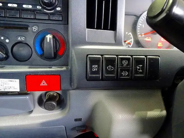 いすゞ エルフ SKG-NKR85AN(2WD)の写真11