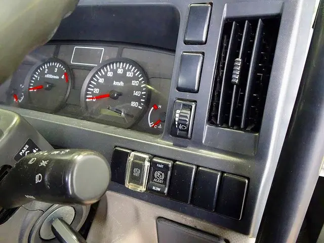 いすゞ エルフ SKG-NKR85AN(2WD)の写真16