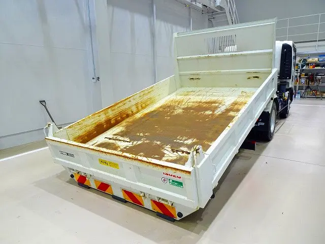 いすゞ エルフ 2RG-NPR88YN(2WD)の写真3