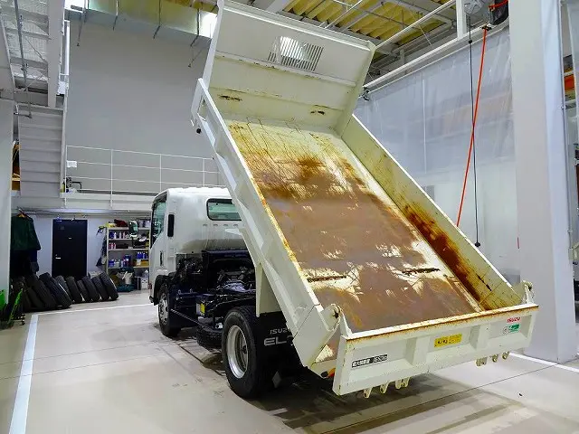 いすゞ エルフ 2RG-NPR88YN(2WD)の写真12