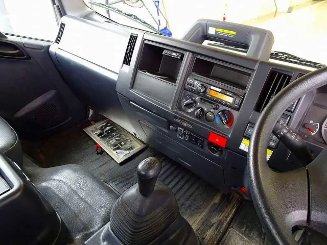 いすゞ エルフ 2RG-NPR88YN(2WD)の写真17