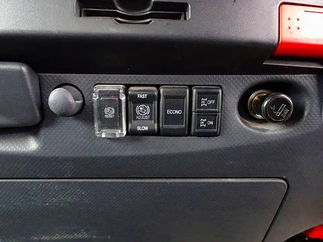 いすゞ エルフ 2RG-NPR88YN(2WD)の写真20