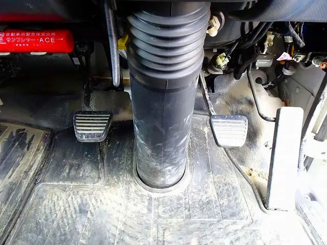いすゞ エルフ 2RG-NPR88YN(2WD)の写真25
