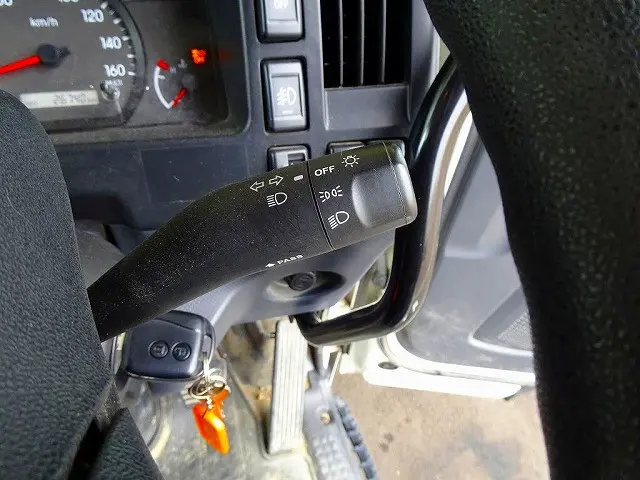 いすゞ エルフ 2RG-NPR88YN(2WD)の写真28