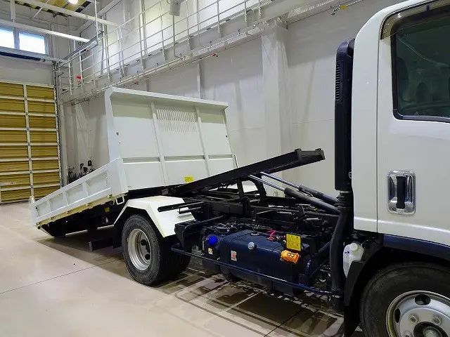 いすゞ エルフ 2RG-NPR88YN(2WD)の写真31