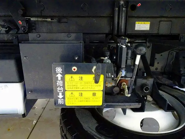 いすゞ エルフ 2RG-NPR88YN(2WD)の写真40