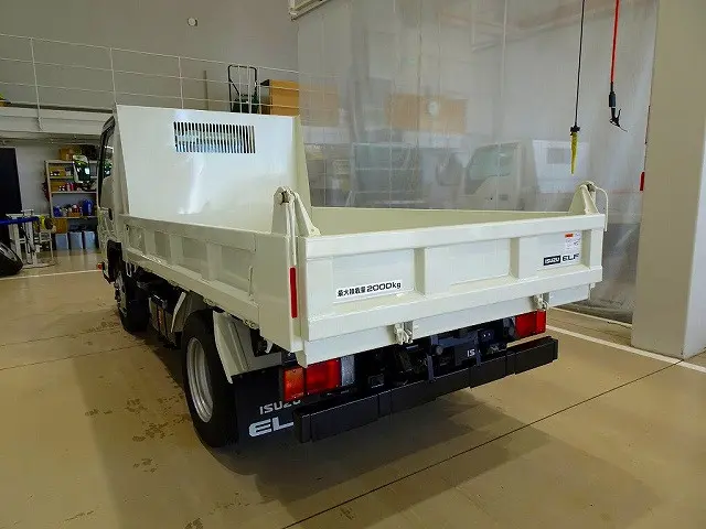 管理No.B746 R7 エルフ 2t 4WD(切替式) FFL 強化ダンプ 未使用車|いすゞ エルフ 2PG-NKS88AD(4WD)の写真4