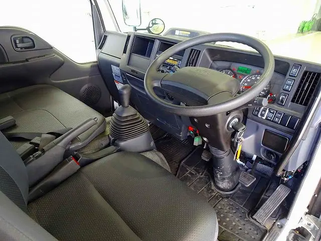 いすゞ エルフ 2PG-NKS88AN(4WD)の写真5