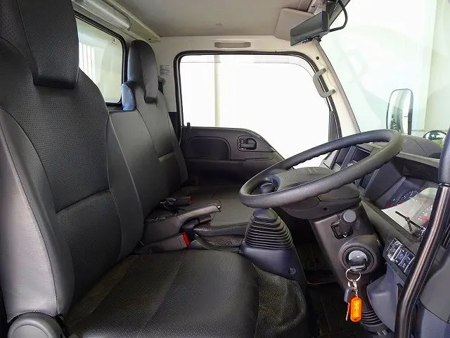 いすゞ エルフ 2PG-NKS88AN(4WD)の写真6