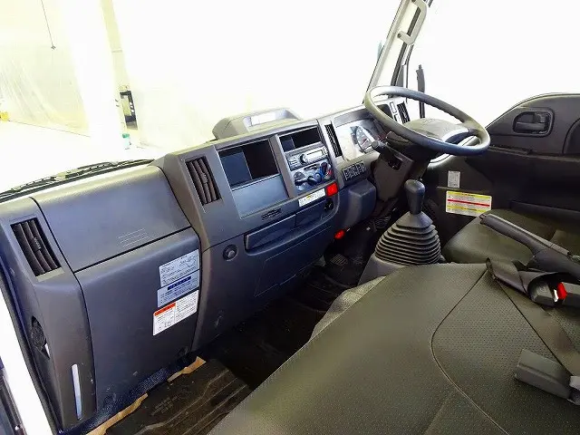 いすゞ エルフ 2PG-NKS88AN(4WD)の写真7