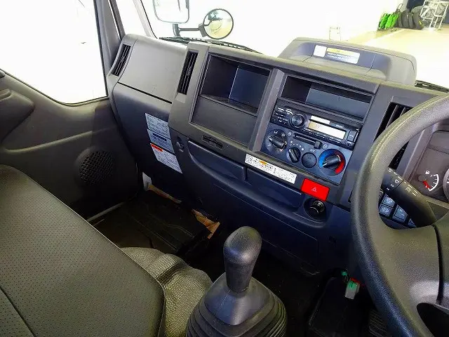 いすゞ エルフ 2PG-NKS88AN(4WD)の写真9