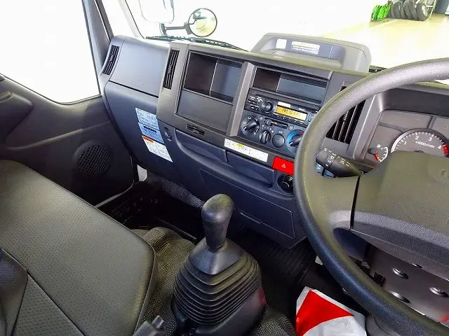 AC PS PW SRS ABS キーレス 左右電格ミラー/ヒーター Bluetooth バックモニター アドブルー ターボ 排気ブレーキ フロア5MT|いすゞ エルフ 2PG-NKS88AN(4WD)の写真9